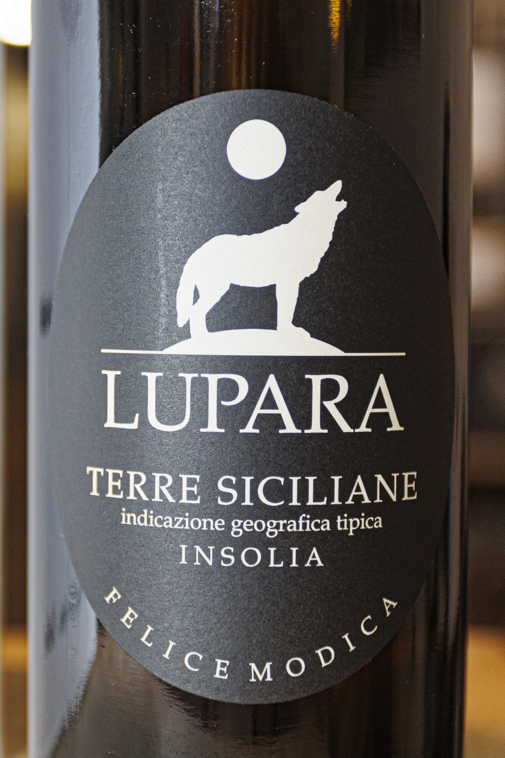 Vino Bianco Lupara: Cantina Modica di San Giovanni Noto